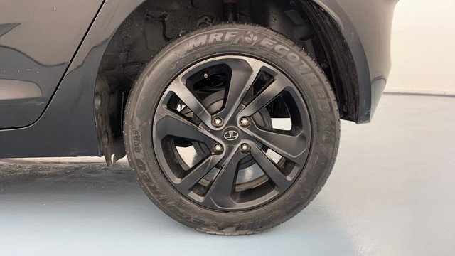 Second-hand 2024 Tata Altroz XZ Plus Dark Edition Diesel for sale in Lucknow-19