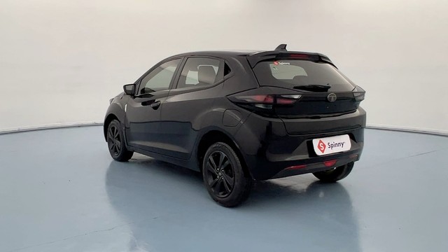 Second-hand 2024 Tata Altroz XZ Plus Dark Edition Diesel for sale in Lucknow-5