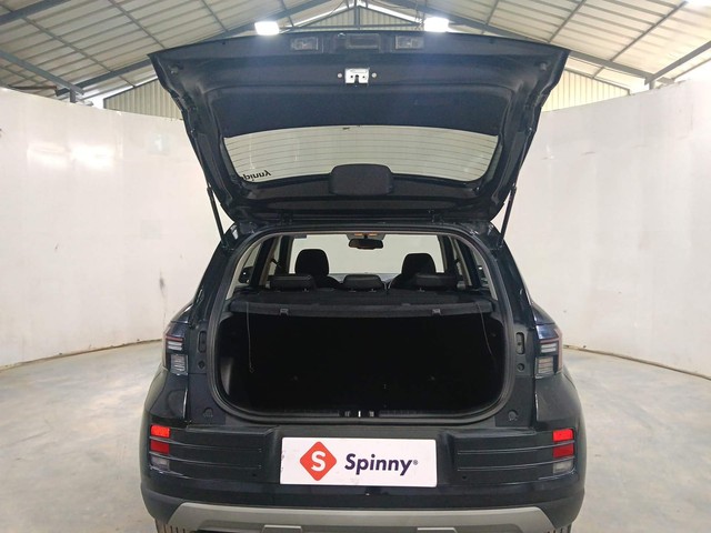 Second-hand 2023 Hyundai Venue SX BSVI for sale in Kochi-34