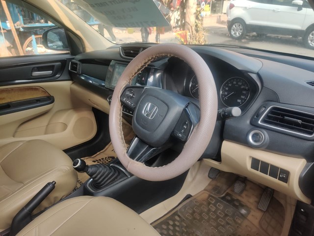 Second-hand 2018 Honda Amaze VX Diesel BSIV for sale in New Delhi-7