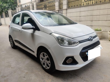 Second-hand 2016 Hyundai Grand i10 Sportz for sale in New Delhi
