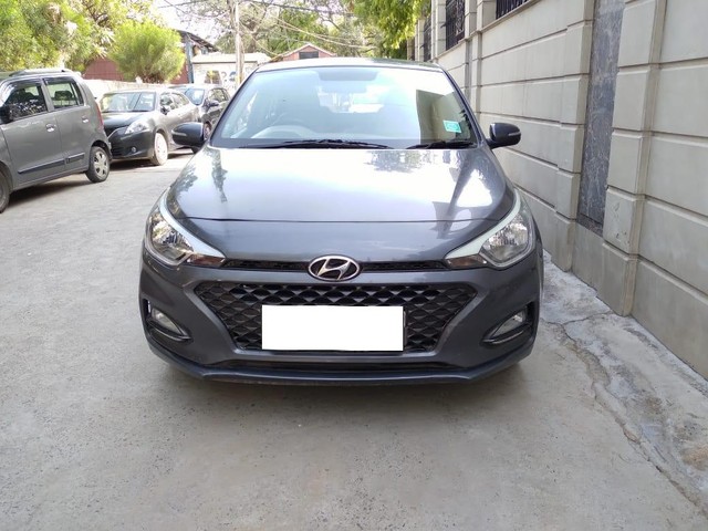 Hyundai i20 Asta Option BSIV Second-hand 2018 Hyundai i20 Asta Option BSIV for sale in New Delhi-11