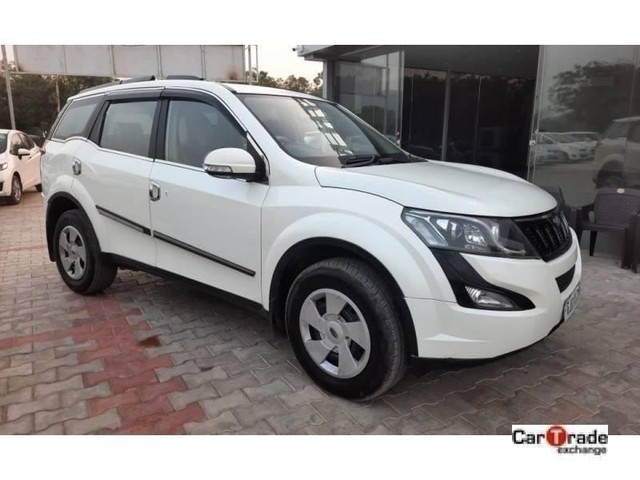 Mahindra XUV500 W6 2WD Second-hand 2016 Mahindra XUV500 W6 2WD for sale in Gandhidham-1