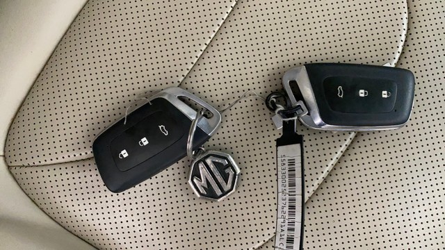 Second-hand 2021 MG Hector Sharp Diesel MT BSIV for sale in Lucknow-2