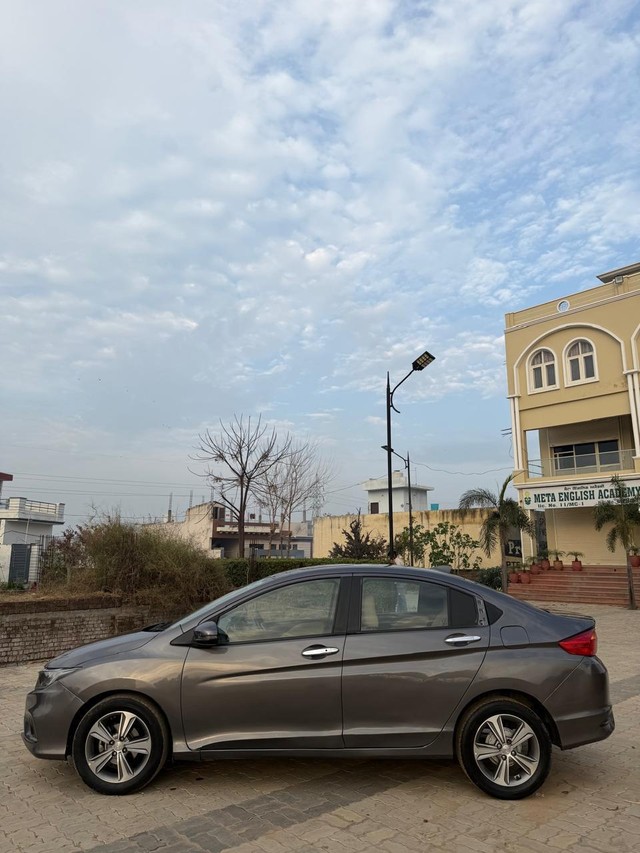 Honda City i DTec VX Second-hand 2017 Honda City i DTec VX for sale in Zirakpur-8