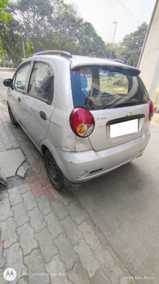 Second-hand 2011 Chevrolet Spark 1.0 LT for sale in Surat-2