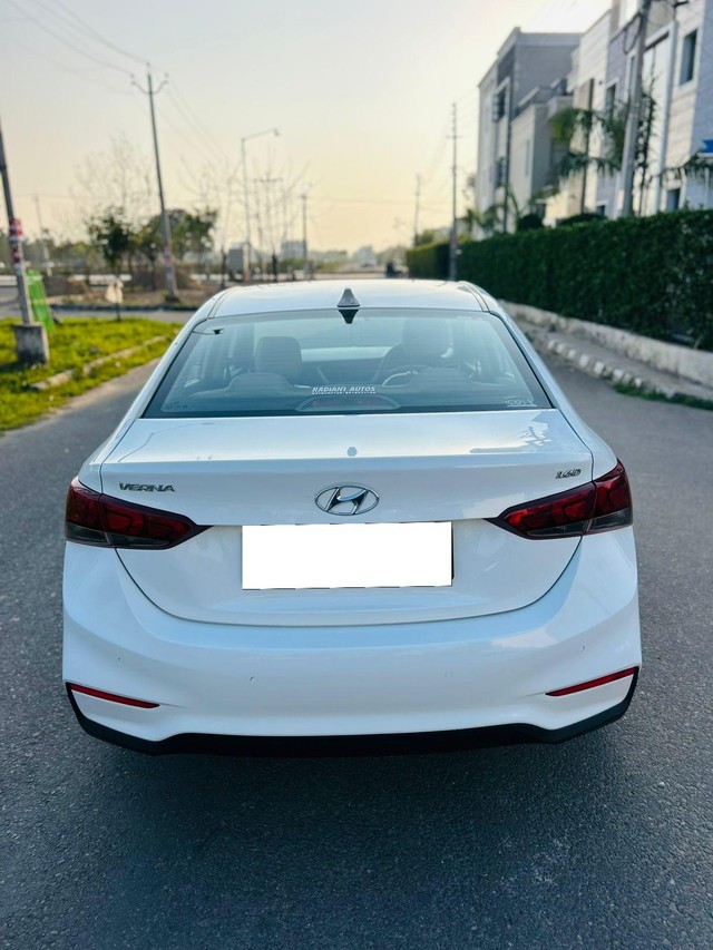Second-hand 2018 Hyundai Verna CRDi 1.6 EX for sale in Zirakpur-2