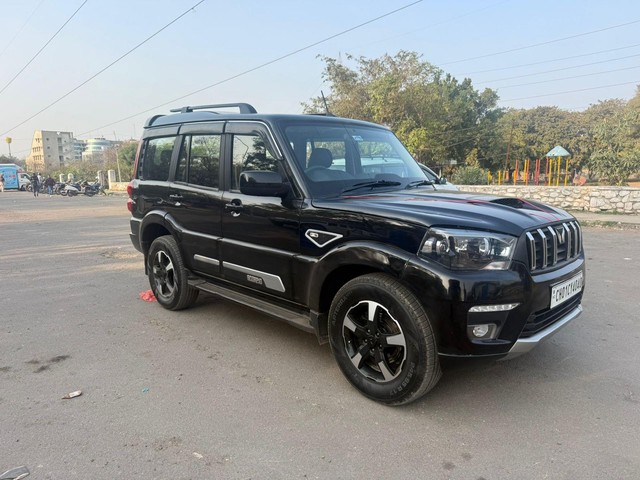 Second-hand 2024 Mahindra Scorpio S for sale in Zirakpur-4