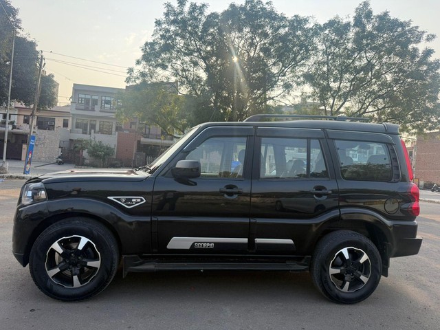 Second-hand 2024 Mahindra Scorpio S for sale in Zirakpur-2