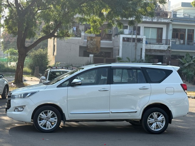 Second-hand 2016 Toyota Innova 2.5 G (Diesel) 7 Seater BS IV for sale in Zirakpur-4