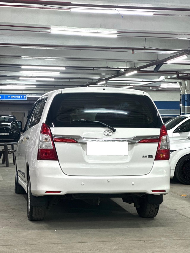 Second-hand 2014 Toyota Innova 2.5 GX (Diesel) 8 Seater BS IV for sale in Mumbai-6