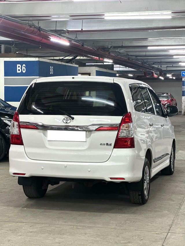 Second-hand 2014 Toyota Innova 2.5 GX (Diesel) 8 Seater BS IV for sale in Mumbai-5