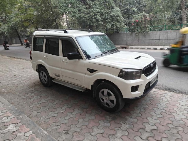 Second-hand 2018 Mahindra Scorpio S5 BSIV for sale in New Delhi-9