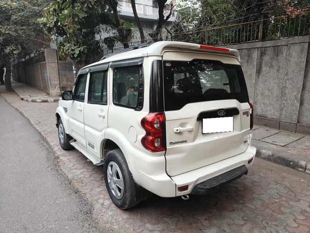 Second-hand 2018 Mahindra Scorpio S5 BSIV for sale in New Delhi-5