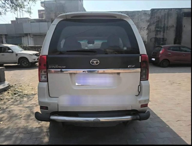 Tata Safari Storme LX Second-hand 2016 Tata Safari Storme LX for sale in Agra-1