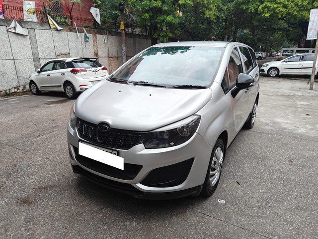 Second-hand 2018 Mahindra Marazzo M2 BSIV for sale in New Delhi-3