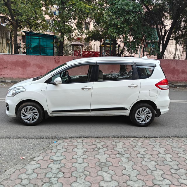 Second-hand 2018 Maruti Ertiga VXI CNG for sale in New Delhi-3