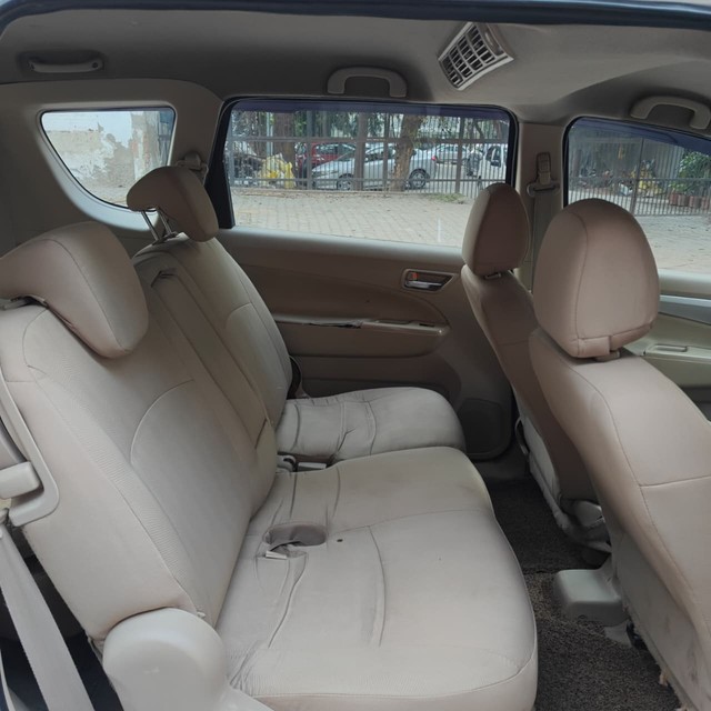 Second-hand 2018 Maruti Ertiga VXI CNG for sale in New Delhi-6