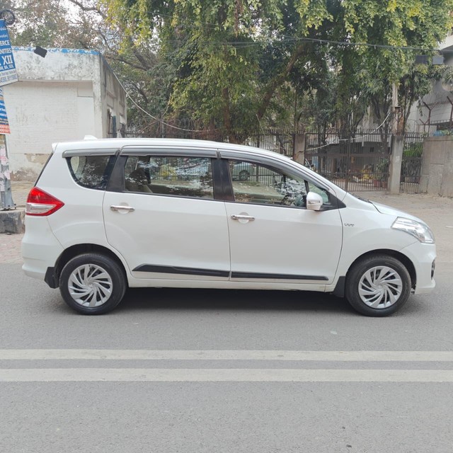 Second-hand 2018 Maruti Ertiga VXI CNG for sale in New Delhi-9