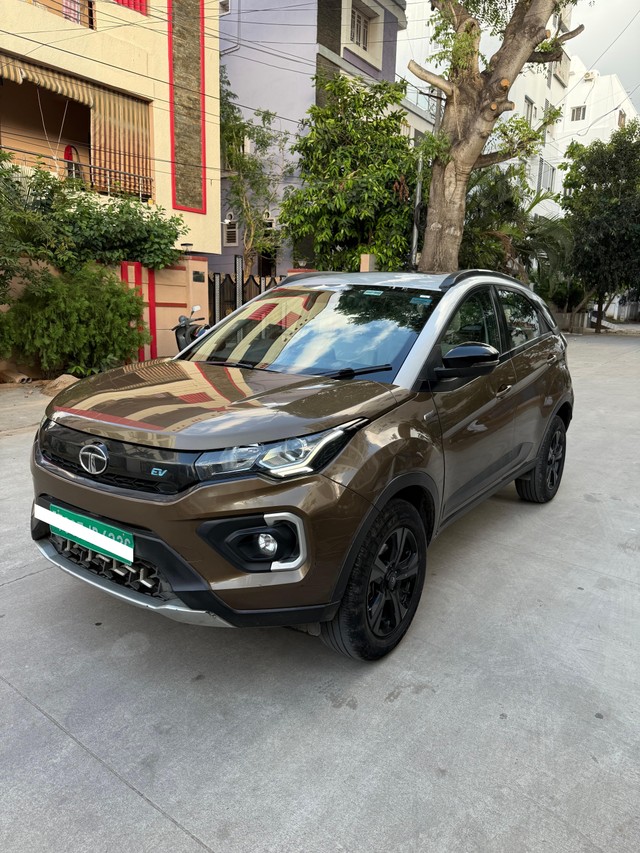 Tata Nexon EV XZ Plus LUX - Photo 5