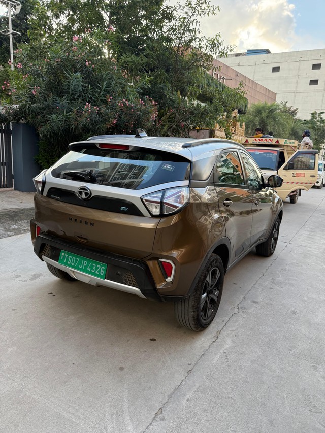 Tata Nexon EV XZ Plus LUX - Photo 7