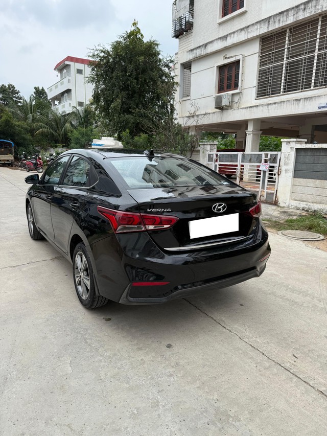 Hyundai Verna CRDi 1.6 SX Second-hand 2018 Hyundai Verna CRDi 1.6 SX for sale in Hyderabad-6