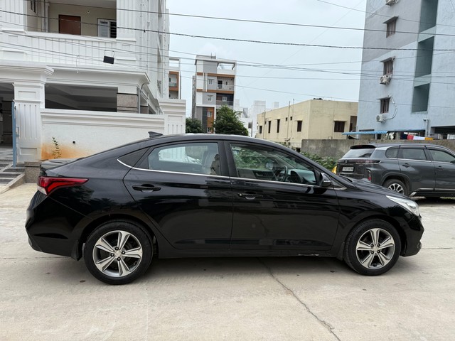 Hyundai Verna CRDi 1.6 SX Second-hand 2018 Hyundai Verna CRDi 1.6 SX for sale in Hyderabad-5