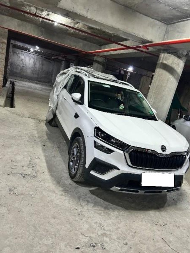 Second-hand 2022 Skoda Kushaq 1.5 TSI Style DSG for sale in New Delhi-2