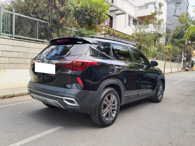 Second-hand 2020 Kia Seltos HTK Plus D for sale in Bangalore-9