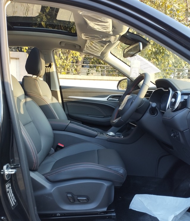 MG ZS EV Essence - Photo 7