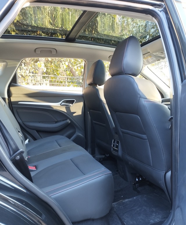 MG ZS EV Essence - Photo 5