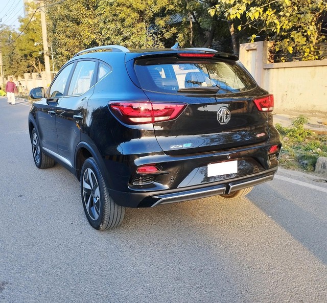 MG ZS EV Essence - Photo 10