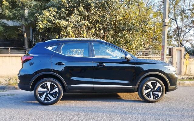 MG ZS EV Essence - Photo 9