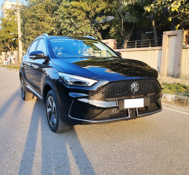 MG ZS EV Essence - Photo 2
