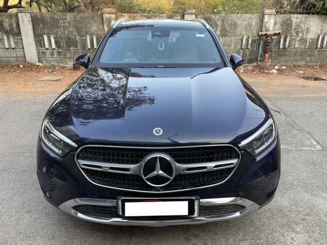 Second-hand 2023 Mercedes-Benz GLC 220d 4MATIC for sale in Mumbai-22