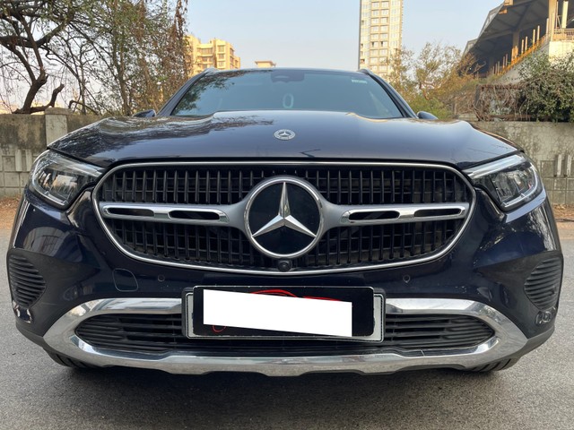 Second-hand 2023 Mercedes-Benz GLC 220d 4MATIC for sale in Mumbai-4