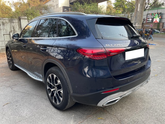 Second-hand 2023 Mercedes-Benz GLC 220d 4MATIC for sale in Mumbai-8