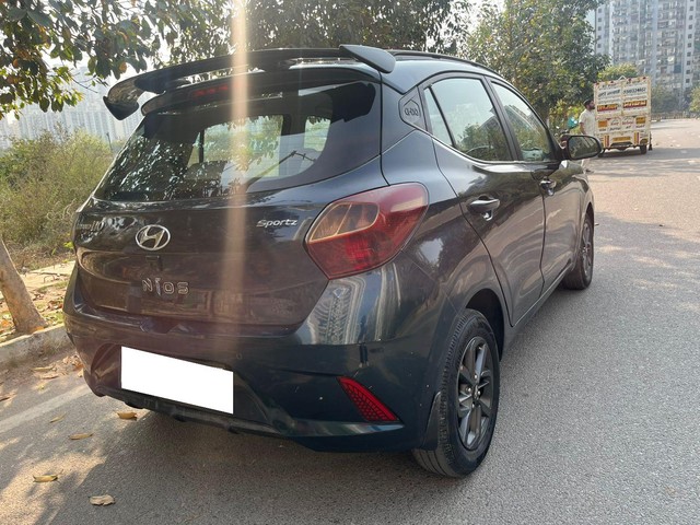 Second-hand 2021 Hyundai Grand i10 Nios Sportz CNG for sale in Noida-8