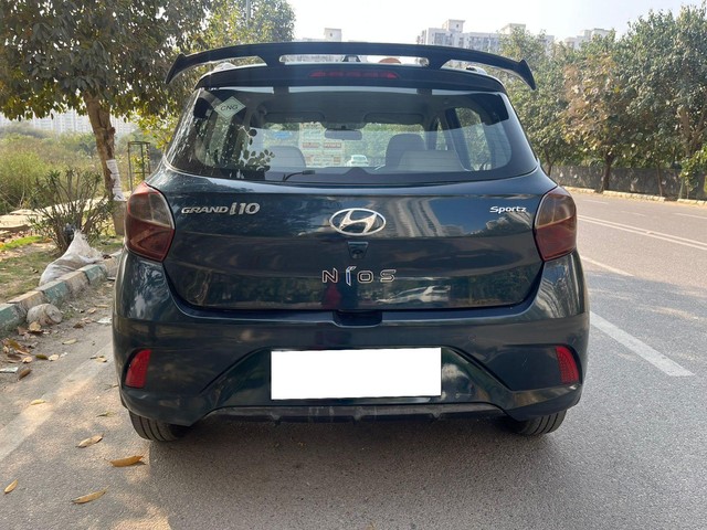 Second-hand 2021 Hyundai Grand i10 Nios Sportz CNG for sale in Noida-2