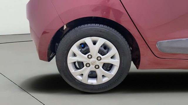 Second-hand 2015 Hyundai Grand i10 Sportz for sale in Ahmedabad-24