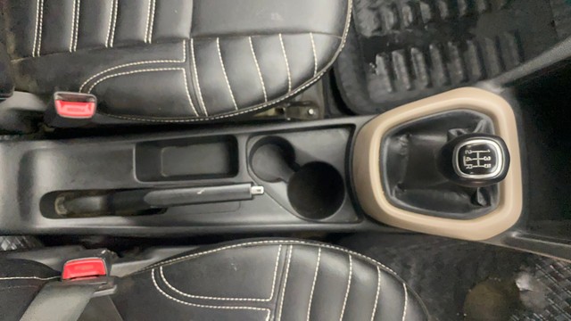 Second-hand 2015 Hyundai Grand i10 Sportz for sale in Ahmedabad-13