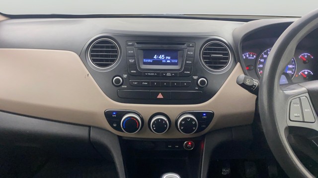 Second-hand 2015 Hyundai Grand i10 Sportz for sale in Ahmedabad-22
