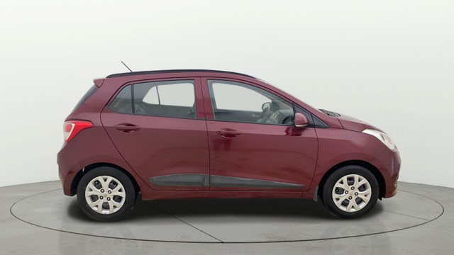 Second-hand 2015 Hyundai Grand i10 Sportz for sale in Ahmedabad-1