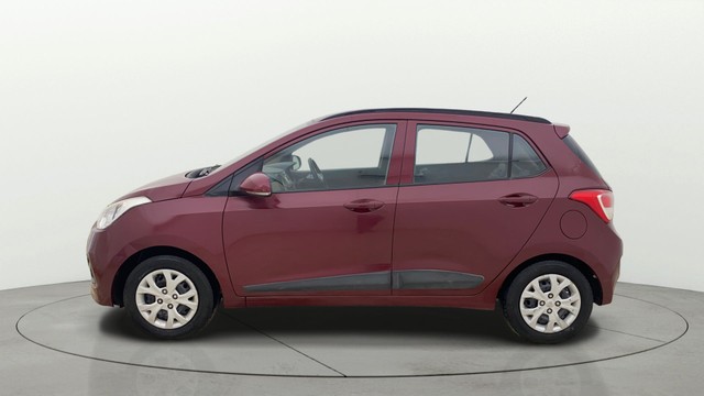 Second-hand 2015 Hyundai Grand i10 Sportz for sale in Ahmedabad-5