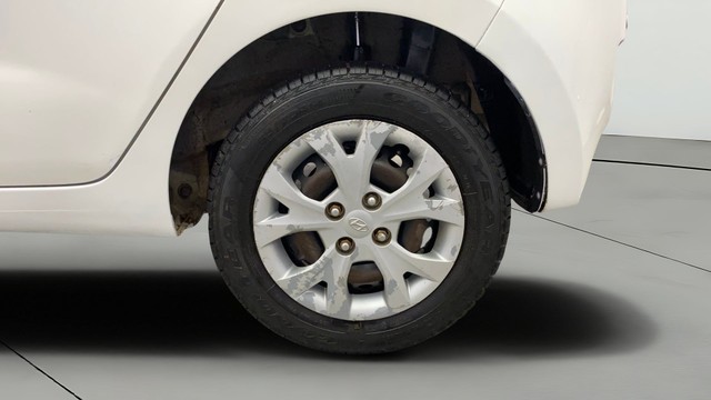 Second-hand 2016 Hyundai Grand i10 Magna for sale in Kochi-26