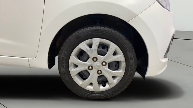 Second-hand 2016 Hyundai Grand i10 Magna for sale in Kochi-23