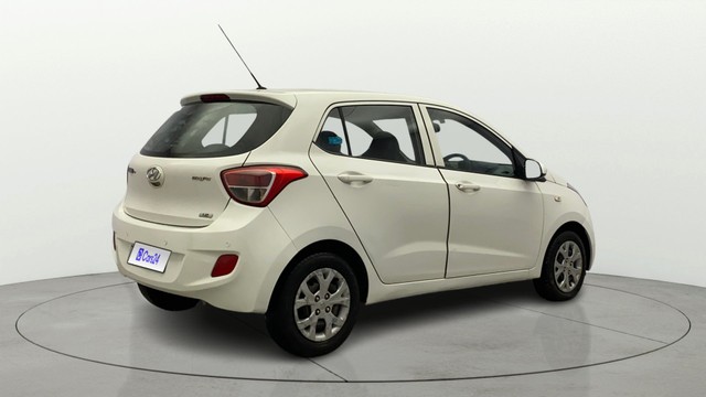 Second-hand 2016 Hyundai Grand i10 Magna for sale in Kochi-2