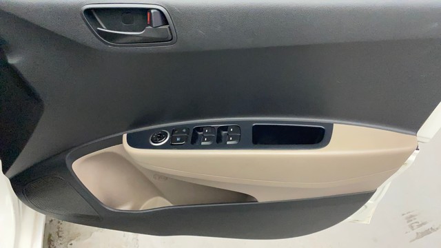 Second-hand 2016 Hyundai Grand i10 Magna for sale in Kochi-17