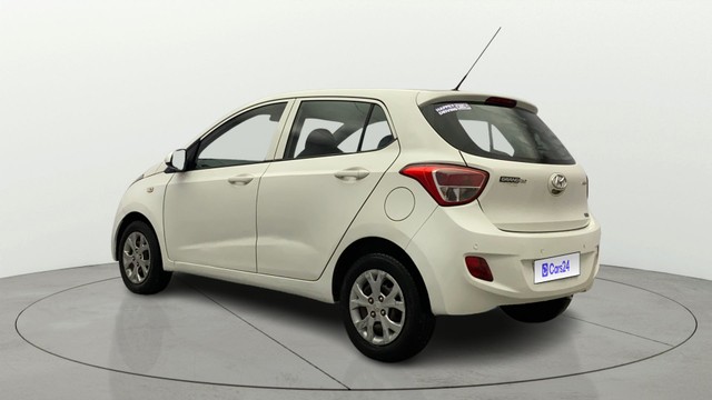 Second-hand 2016 Hyundai Grand i10 Magna for sale in Kochi-4