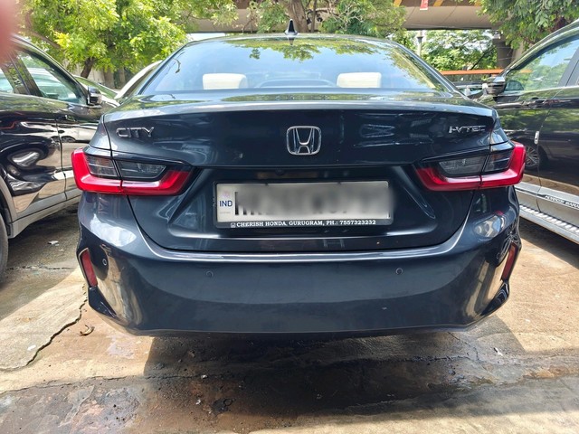 Second-hand 2022 Honda City V CVT for sale in New Delhi-2
